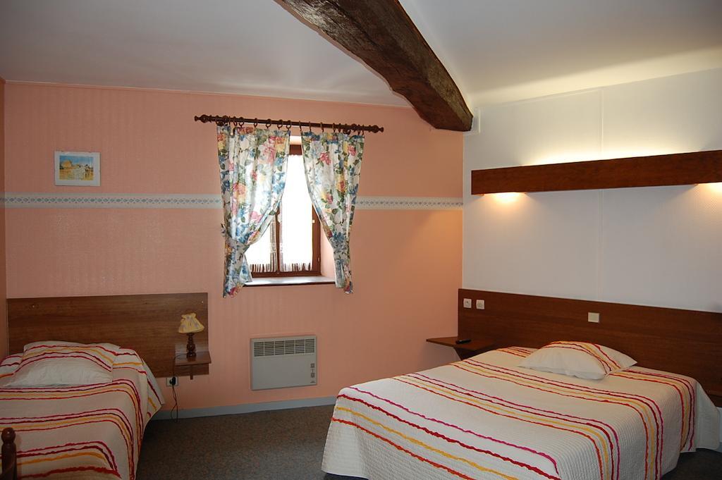 Hotel Du Donjon Champlitte-et-le-Prelot Екстер'єр фото