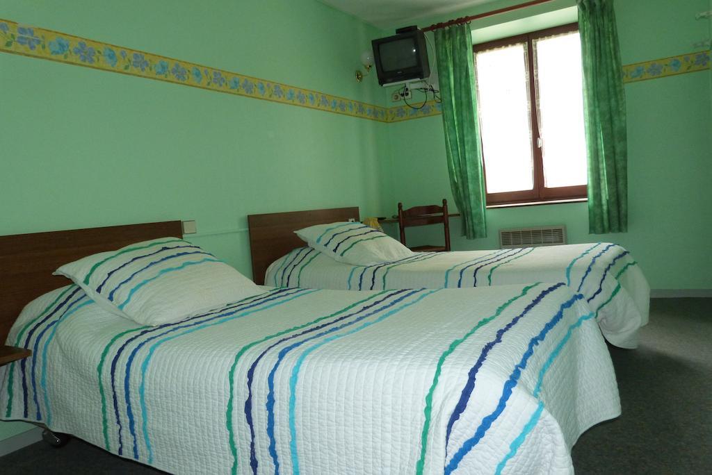 Hotel Du Donjon Champlitte-et-le-Prelot Номер фото